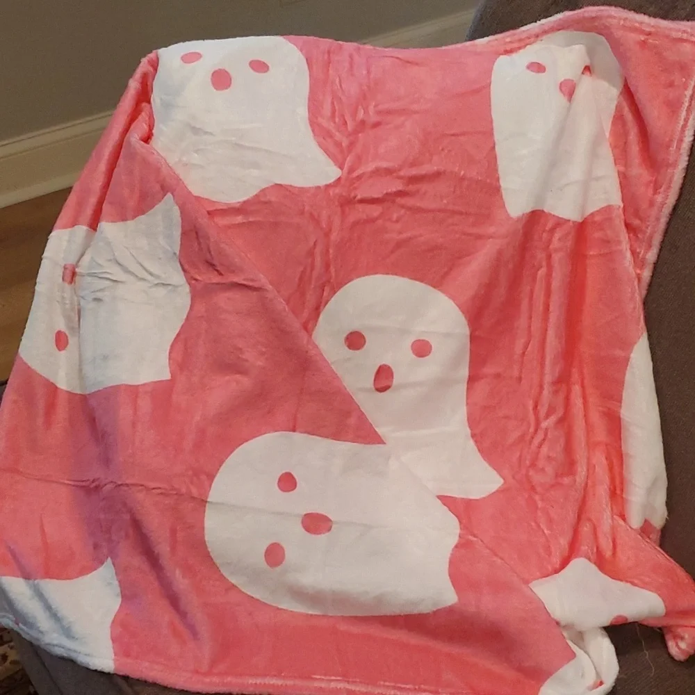 Tik Tok Famous Halloween Pink Ghost Throw-NWT